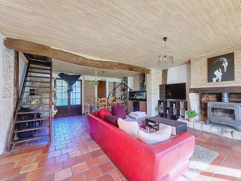 Ensemble immobilier de deux maisons mitoyennes sur 1,4 hectare de parcelle agricole