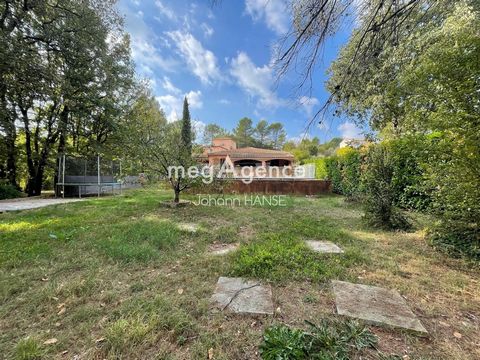 T4 de 80 m² dans villa – Jardin, terrasse et piscine à rénover