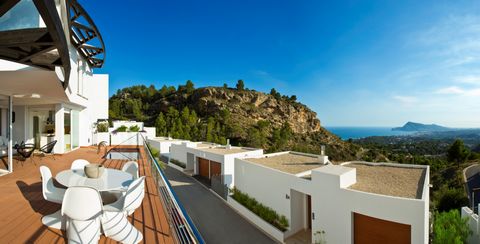 blanc altea homes private modern villas for sale with seaviews in altea north costa blanca spain. 5 bedrooms on suite private pool and with excellent finishes.