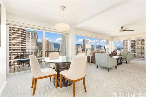 Rarely available! Easy access to the beach, very close to both Waikiki and Ala Moana. This unit was fully renovated in 2014 and comes with granite counter tops, stainless steel appliances, split AC, cable TV, and very spacious Lanai (Balcony). Curren...