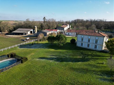 This property situated  close to St Jean d'Angély offers multiple possibilities. A large family home with 7 bedrooms, two of which are on the ground floor (attic space can still be converted if necessary). A second house  to renovate with extension p...