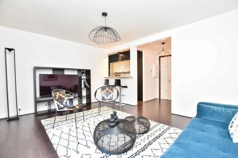 It is a very nice 50m2 flat on the 4th floor with elevator in the 16th arrondissement. It is composed of : - A pleasant living room with sofa, flat screen - Fully equipped kitchen (fridge, induction hobs, microwave, kettle, dishwasher, etc.). - Beaut...