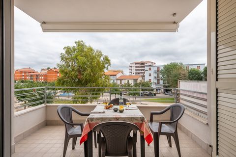 New two-room apartment close to the Lido beach. Located on the second floor of a new building with elevator, it consists of a large living area with kitchenette and sofa bed, double bedroom and bathroom; complete the property a small terrace furnishe...