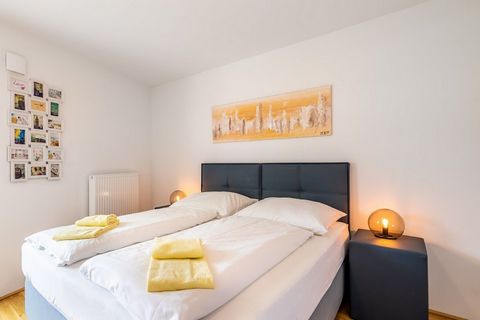 Unser GreenLiving M Apartment mit Terrasse verfügt über folgende Ausstattung: -Boxspringbett (180 x 200 cm) -TV -Küche mit Kühlschrank, Herdplatte, Mikrowelle, Backofen, Nespresso Maschine, Geschirrspüler, Wasserkocher und verschiedensten Kochutensil...