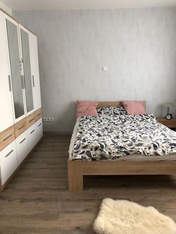 Newly renovated and newly furnished 2-room apartment on the ground floor of a small 5-family house, quiet location in a cul-de-sac. Rent incl. all utilities (water, electricity, DSL internet). The apartment is not only furnished, but also fully equip...