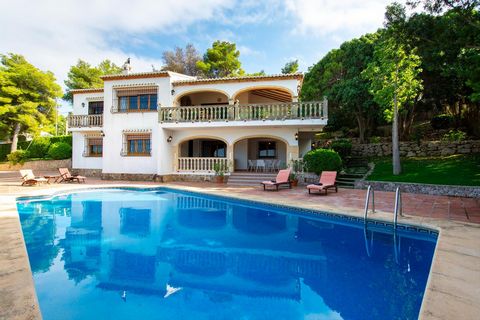 Grande maison de vacances charmante avec piscine privée à Javea, Costa Blanca, Espagne pour 10 personnes. La maison de vacances est située dans une région balnéaire et résidentielle. La maison a 5 chambres à coucher, 3 salles de bain et 1 toilette po...