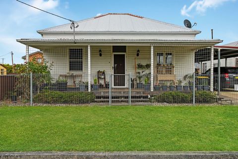 This home oozes charm with polished floors and high ceilings with a great two vehicle car port and large rear garden. Some main features are: + Large full length covered verandas front and rear and Crimsafe doors front and rear. + Large open plan kit...