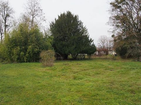 Close to the Marcilly-sur-Tille train station, serviced building land, not overlooked, facing SOUTH. To visit and assist you in your project, contact your local real estate advisor Bruno VINCENT acting under the status of independent advisor with the...