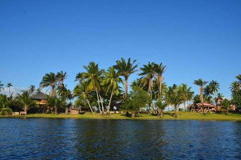 Ta 14-hektarowa posiadłość przy plaży na sprzedaż w Marau-Bahia to spełnienie marzeń dla tych, którzy szukają prywatnego, spokojnego i naturalnego raju. Nieruchomość, która została pięknie wyhodowana przez artystycznych międzynarodowych projektantów ...