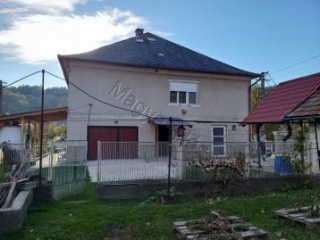 Price: £48,119.00 Category: House Area: 160 sq.m. Plot Size: 800 sq.m. Bedrooms: 3 Bathrooms: 2 Location: Countryside £48.119 All-in costs, excluding 4% tax Address: Nekézsny, Borsod-Abaúj-Zemplén, Hungary Category: North Bükk & Matra Property type: ...