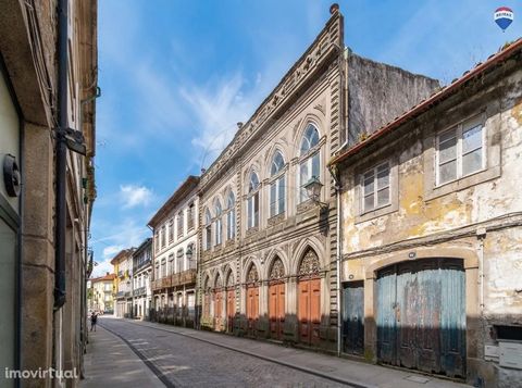 ▶️ Building in the historic center of the village of Ponte de Lima◀️ In the historic center of the village of Ponte de Lima we can find this distinctive and stunning building of Brazilian architectural design that dates back to the late nineteenth ce...