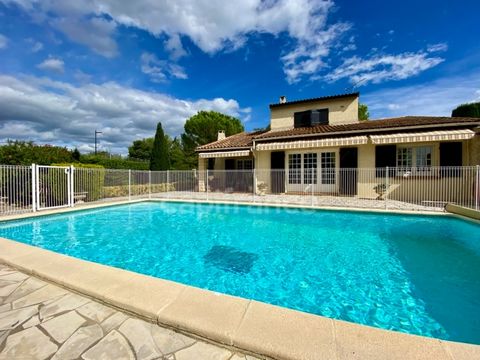 Dpt Gard (30), à vendre proche d'UZES superbe maison P5 de 120 m², piscine, terrain 1200m2