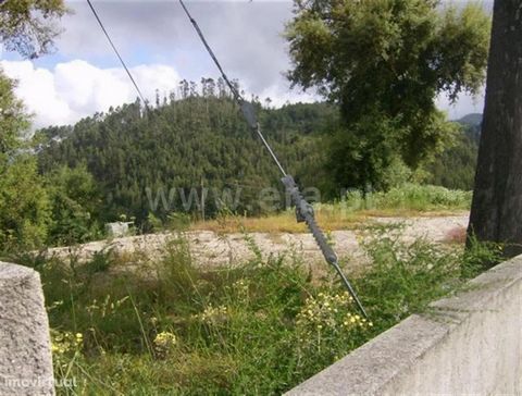 Parcela de terreno amurallado con 2 frentes de carretera con una superficie total de 500m2; en el centro del pueblo de Gandarela de Basto. cerca de los accesos a la autopista Excluido del SCE, en virtud del artículo 4, del Decreto-Ley N° 118/2013, de...