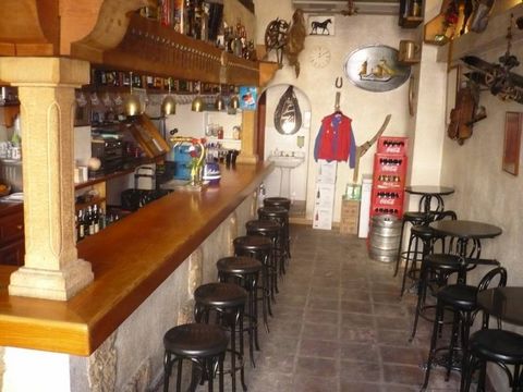 Bar in the center of Moraira, Costa Blanca. The Bar is in operation and is very well located in a busy area of tourism. The Bar has an area of 55m2 with 2 toilets, terrace, furniture, storage, air conditioning, heating and alarm. For more information...