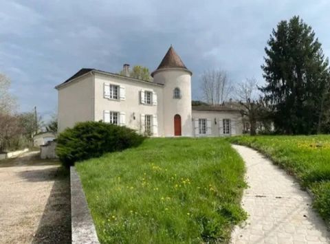 This pretty property is set in an elevated position with views across the lovely Dordogne town of Ribérac and with its shops, restaurants, bars and renowned weekly market all within easy walking distance. Built in 1976, it offers a large living area ...