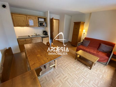 360o virtual tour on request**** Type 2 apartment comprising: entrance with mountain area, hallway, toilet, bathroom, bedroom, kitchenette open to living room. Sleeps 6, balcony with ski locker, parking space. Very good exposure with an unobstructed ...