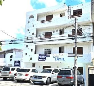 Pequeño hotel ubicado en la mejor zona de Cancún, a pocos pasos de la famosa Plaza Las Américas. El edificio está a sólo 5 minutos de la Zona Hotelera. Una tremenda oportunidad de inversión solo por la ubicación, seguro tendrás turistas todo el año d...
