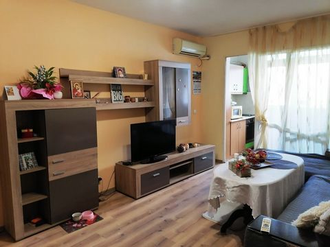 Yavlena offers a two-bedroom, furnished apartment consisting of a living room with a kitchenette, two bedrooms, a corridor and a bathroom. It is located near a bus stop, shops and everything you need. It is for sale furnished and equipped, ready to m...