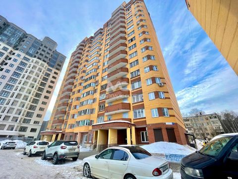 Продается 2- комнатная квартира в одном из самых востребованных районов г. Ногинск, Московской области. Квартира большая, теплая. Не угловая. Отличная шумоизоляция. Улучшенной планировки. Комнаты изолированные. Квартира евродвушка 42 кв.м, 7 кв.м лод...