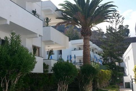 This comfortable apartment on Tenerife is blessed with a pleasant location, close to the sea. It is ideal for sun holidays with family or friends. Spend your days in the sun or visit to nearby places such as Puerto de Santiago and the picturesque Tam...