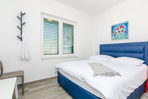 We are located in Cavtat, a quiet little town with rich cultural and historical heritage, beautiful beaches and scenery, just a 10-minute walk from the famous Cavtat promenade and a 25-minute ride to Dubrovnik's Old Town. Kindly note: - Seasonal outd...