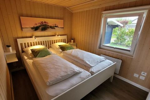 Unser Komfort-Ferienhaus Suennhuus ist ausgestattet mit Waschmaschine, Geschirrspüler, Flachbild-TV, dänischem Kaminofen, Sauna, Gartengrill, kostenloses w-lan über highspeed Glasfaser (300Mbit) etc. NEU ! – Lademöglichkeit für E-Autos ab März 2024 d...