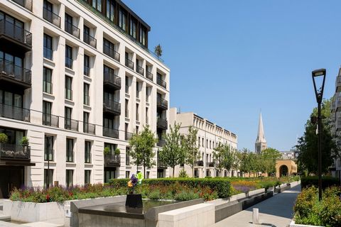 Chelsea Barracks is a world-class development featuring an exclusive collection of apartments, penthouses, and townhouses arranged around seven beautifully landscaped garden squares located in the prestigious Belgravia district. This lateral three-be...