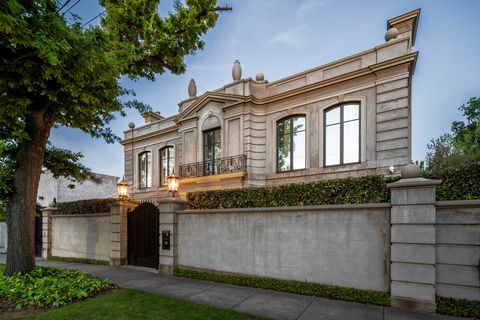 Inspect by Private Appointment. Designed by luminary architect Christopher Doyle on one of Toorak’s most rarefied tree-lined avenues, this grand five-bedroom, seven-bathroom residence with private lift provides the utmost in contemporary luxury and l...