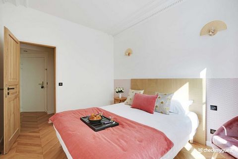 Checkmyguest le ofrece un apartamento de 43 m² situado en el corazón del Marais, uno de los barrios más cotizados de París. Este elegante espacio de estar incluye un cómodo dormitorio, ideal para relajarse después de un día en la ciudad. A solo unos ...