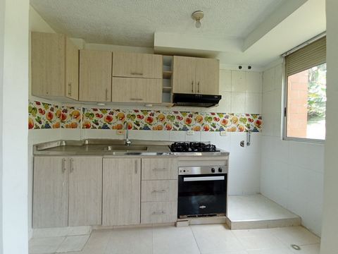 Spacious apartment for sale located in the Meléndez neighborhood, in the Madrigal Campestre residential complex, the apartment is located on the 2nd floor, it has 3 bedrooms, the main one with private bathroom and wall to wall wooden closet, an integ...