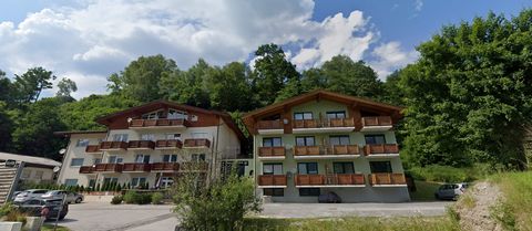 No se pierda esta excelente oportunidad de poseer un apartamento elegante y espacioso a pocos minutos de las mundialmente famosas estaciones de esquí de Zell am See y Kaprun. Estos apartamentos de reventa están situados en una residencia bien equipad...