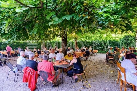 Gasthof mit 100 Sitzplätzen, gemütlichem Gastgarten, 4 Fremdenzimmern (für den ganzjährigen Betrieb) und einer Wohnung Sie wollen Ihren eigenen Gastronomiebetrieb in bester Fremdenverkehrslage am Traunsee gründen - hier ist die Gelegenheit! Auf Grund...