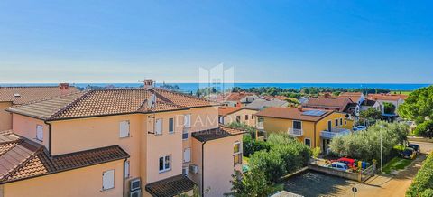 Location: Istarska županija, Novigrad, Novigrad. Gelegenheit! Istrien, Novigrad Dieses moderne Apartment mit Meerblick befindet sich in toller Lage, nur 750 Meter vom Meer und dem Zentrum von Novigrad entfernt! Die Wohnung befindet sich im 2. Stock e...