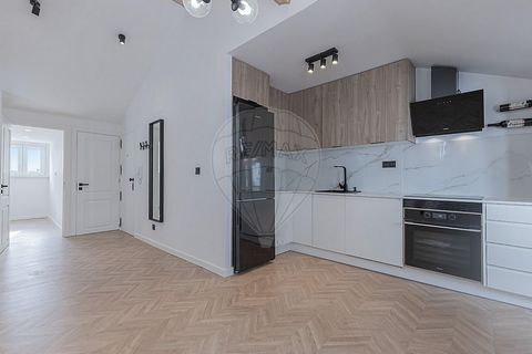 PT -Fantástico apartamento totalmente remodelado junto ao Panteão Nacional - La Vie en Rose Localização Premium: Situado a apenas 2 minutos do Panteão Nacional, da Feira da Ladra e da estação de comboio de Santa Apolónia. Luminoso e Espaçoso: Este ap...