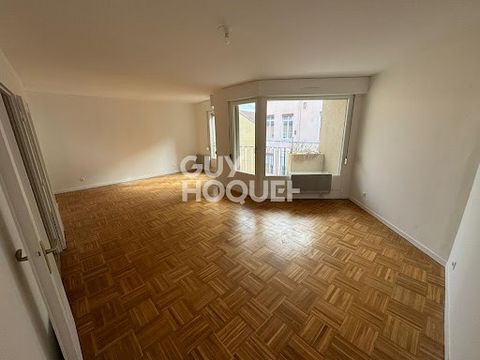 Your agency Guy Hoquet Lyon 4, with 25 years of experience in the Croix-Roussien real estate market, is proud to present this T5 apartment, ideally located just a few steps from Boulevard de la Croix-Rousse and all amenities. Located on the 3rd floor...