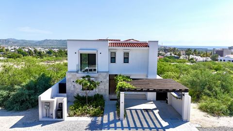 This exquisite home in the prestigious Club Campestre San Jos boasts high end finishes throughout. The double height ceilings in the social areas create an impressive sense of space while the expansive tastefully designed kitchen is perfect for both ...