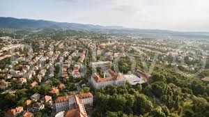 Zagreb, Šalata, Unabhängiges Haus von 150 m2 auf einem Grundstück von 437 m2. Das Haus besteht aus dem Boden, dem Dach und dem Dach. Zusätzliches Nutzobjekt im Innenhof von 24 m2. Detaillierte Regeln: a) im Wohn- und Mischgebiet: - Errichtung freiste...