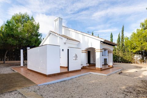 ENTDECKEN SIE IHR NEUES ZUHAUSE IN DER NÄHE VON FUENTE ALAMO MIT DIESEN FREISTEHENDEN UND HALBFREISTEHENDEN VILLEN IM RUSTIKALEN DESIGN MIT SCHLÜSSELFERTIGER ÜBERGABE