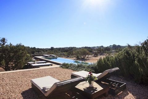 Welcome to a bright and spacious 4-bedroom villa nestled in the heart of Formentera. This family-friendly retreat combines modern comforts with the tranquil beauty of the island, making it the perfect getaway for those seeking both relaxation and adv...