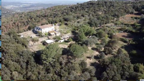 GIVI03 - Girona, masia; Descubre esta encantadora masía en venta en Sant Daniel a Girona Con 5 habitaciones, 3 baños y 325 m2 construidos, esta propiedad ofrece una oportunidad única para disfrutar de la vida en un entorno rural. Ubicada en un terren...