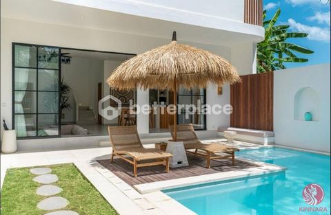 Stilvolle Canggu-Villa mit geräumigem Design und modernen Annehmlichkeiten, ideal für den Investitionspreis bei IDR ... bis 2047Diese exquisite Mietvilla befindet sich in der ruhigen Nachbarschaft von Kayu Tulang, Canggu, und bietet eine einzigartige...