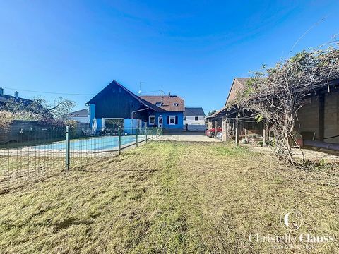 Gelegen in het charmante dorpje Blodelsheim, biedt deze vrijstaande woning van 150 m2 woonoppervlak gebouwd op een perceel van 11,79 are perfect rustig, u een aangename en ruime woonomgeving, met een groene tuin. Woonoppervlakte: 150m2 Aantal slaapka...