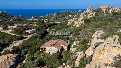 Villa esclusiva in Costa Paradiso – Eleganza, comfort e una vista mozzafiato sul mare Nel cuore della rinomata Costa Paradiso, una delle perle più suggestive della Sardegna, questa villa indipendente rappresenta un connubio perfetto tra lusso e natur...