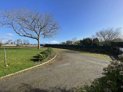 *** EXCLUSIVITÉ *** Riec-sur-Bélon 29340 - Terrain Constructible - Prix : 135 990 euros Honoraires : 5 990 euros TTC (soit 4,61 %) inclus à la charge de l'acquéreur soit 130 000 euros hors honoraires. Venez découvrir ce terrain à bâtir de 840 m2 (650...