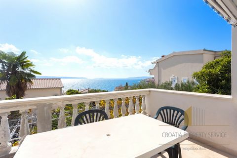 This beautiful house is located in a quiet location on the south side of the island of Čiovo, only 100 meters away from the crystal clear sea. It is located 7 kilometers from the center of the historic city of Trogir and 9 kilometers from Split Airpo...