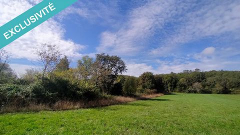 Situé dans la charmante commune de Caillac, ces 3 terrains offrent un environnement paisible et verdoyant, idéal pour les amateurs de tranquillité et de nature. Caillac bénéficie d'un cadre pittoresque, avec ses paysages vallonnés et ses vignobles ré...