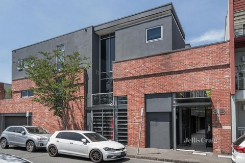 Expressions of Interest Closing on Thursday 5th December at 12pm Owing its innovative design to leading architects Interlandi Mantesso, this masterful warehouse conversion proves a serene and sophisticated, family friendly abode in Abbotsford’s cultu...