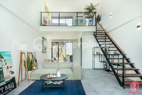 Située dans le quartier serein d’Umalas, cette villa d’une chambre de style loft offre à la fois tranquillité et commodité. À quelques minutes de l’effervescence animée de Canggu, il offre un accès facile au cœur de la salle des restaurants, des dive...