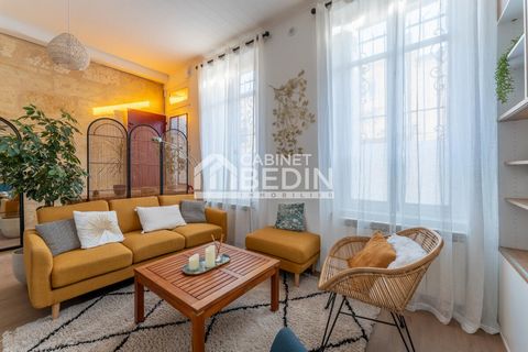 Exclusivity CABINET BEDIN - BORDEAUX SAINT-GENES. In the heart of the Saint Genès district, charming house comprising on the ground floor an entrance, a large living-dining room with open fitted kitchen, toilet. Upstairs, two bedrooms, a shower room ...