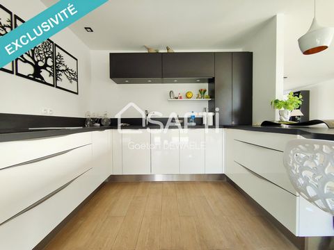 Gaetan DEWAELE of the SAFTI Immobilier network, is pleased to offer you in the town of Ghyvelde, this superb ground floor freshly renovated, well implanted in the middle of its beautiful plot. From the entrance, we notice the quality of work and deco...